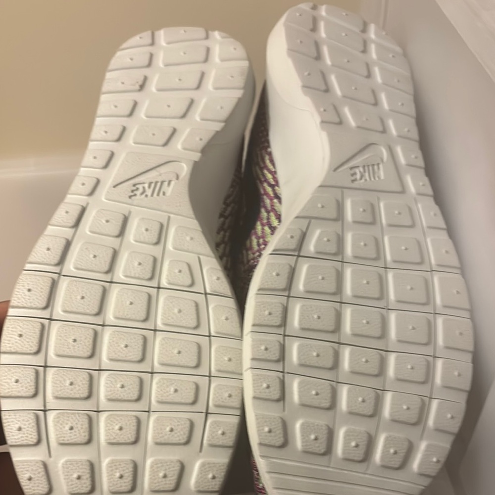 Multicolor Patterned Sneakers - Picture 3 of 4